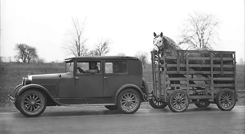antique-horse-trailer-1v2-grey